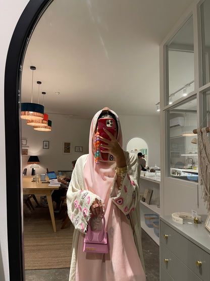 Dreamy Eyes Abaya