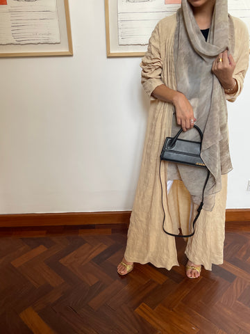 Beige abaya with tide dye shella